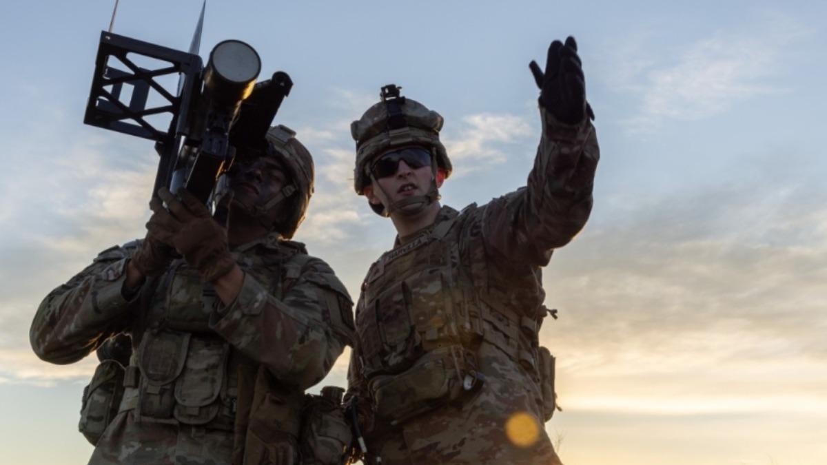 川普27日簽署一系列的行政命令，要求國防部評估跨性別軍人服役狀況。（圖／翻攝army.mil）
