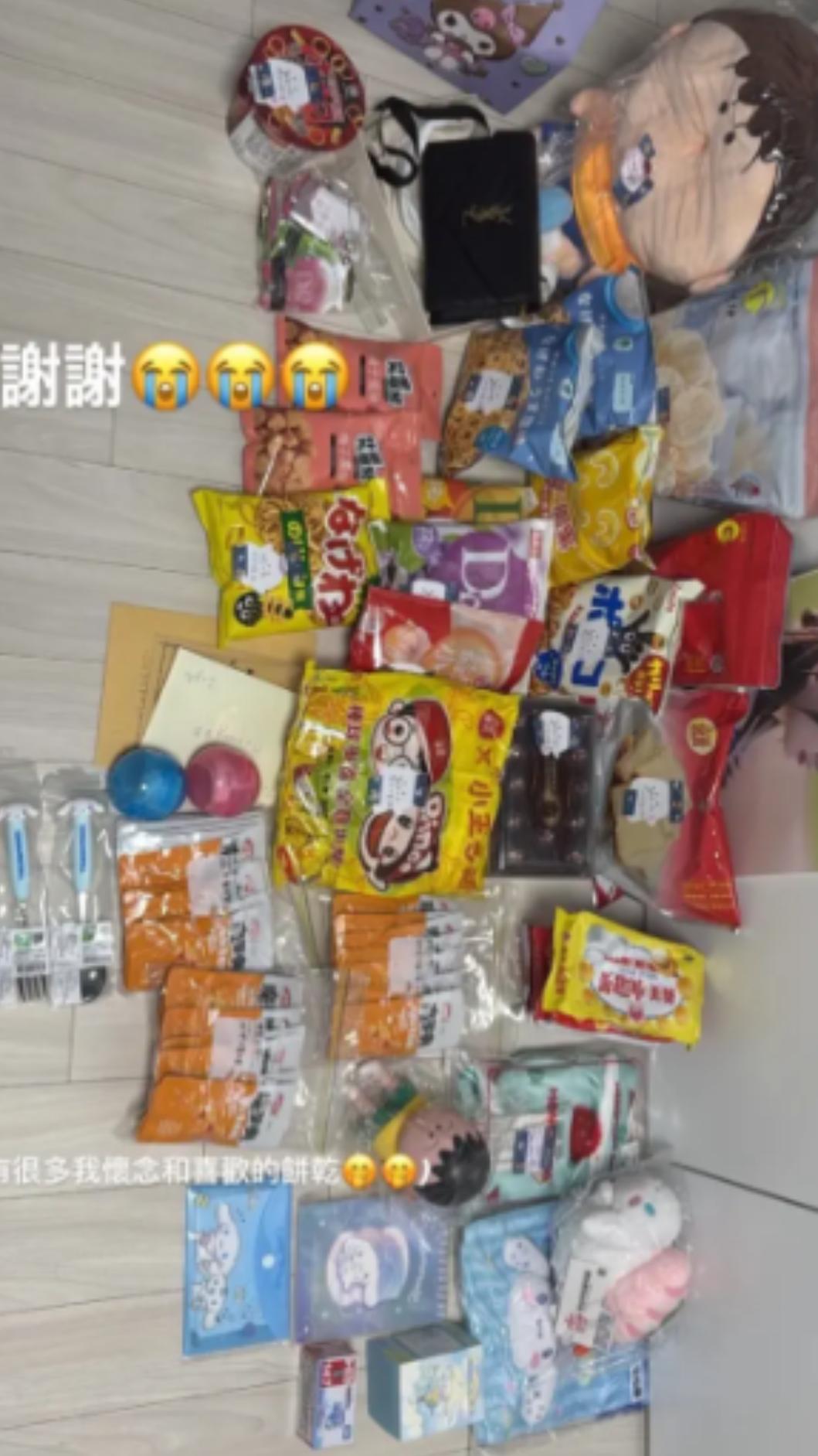 李晧禎收到很多各國粉絲送的禮物。（圖／翻攝自leehozeong IG）