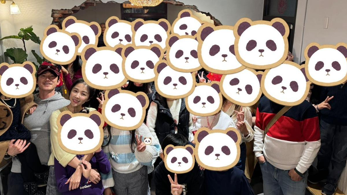 邵雨薇看似相當融入吳慷仁大家庭。（圖／翻攝自吳慷仁臉書）