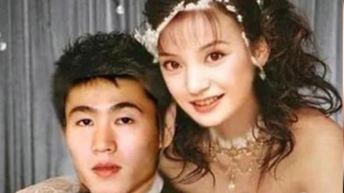 趙薇.王勵勤婚紗照衝熱搜/翻攝網路