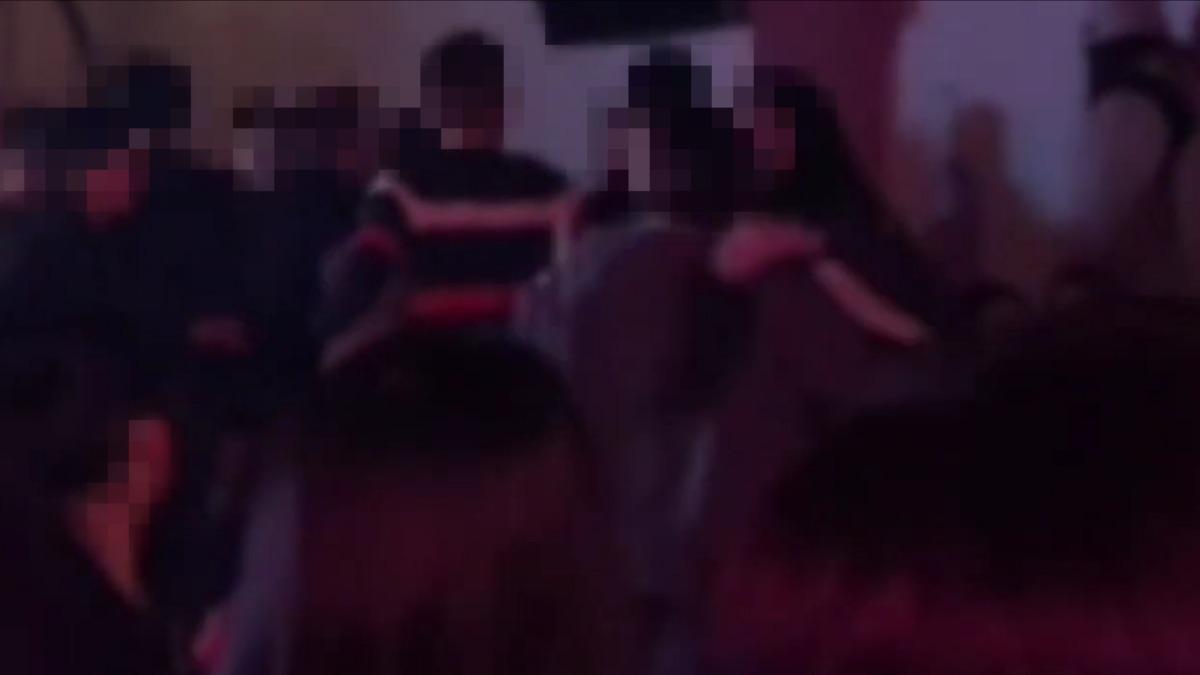 花蓮傳播妹公司撂11黑衣人鬧場。（圖／民眾提供）