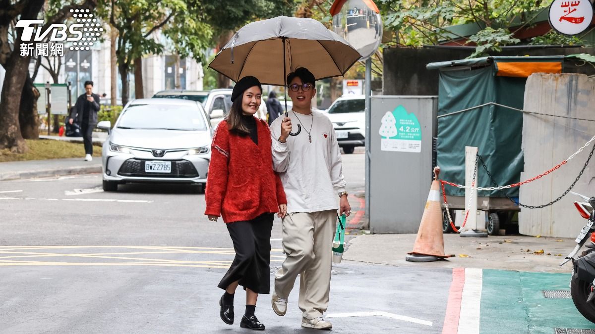 Taiwan to experience temperature swings amid rain systems (TVBS News) Taiwan braces for thunderstorms as frontal system nears