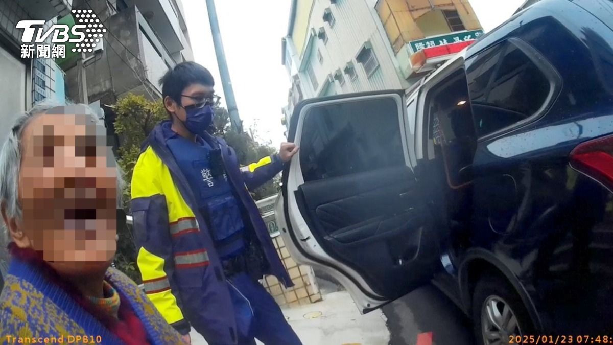 暫時忘記丈夫離世的張婦，誤以為丈夫尚在就醫診治。（圖／TVBS）