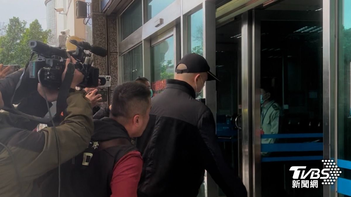 轟動一時的五億高中生案，夏姓配偶刑事偽造文書部分被判處1年6月定讞，今入獄服刑。（圖／林冠丞攝）