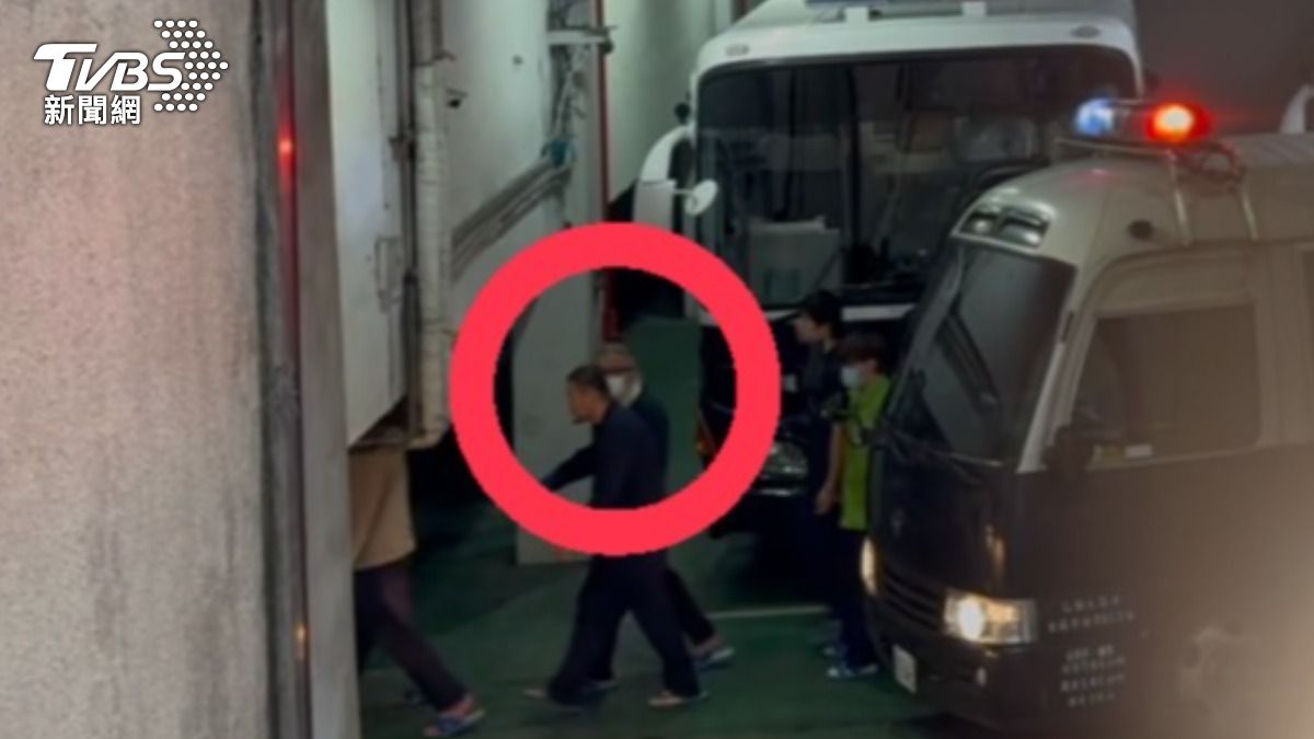 戴口罩者為知名作家王蘊。（圖／潘千詩攝）