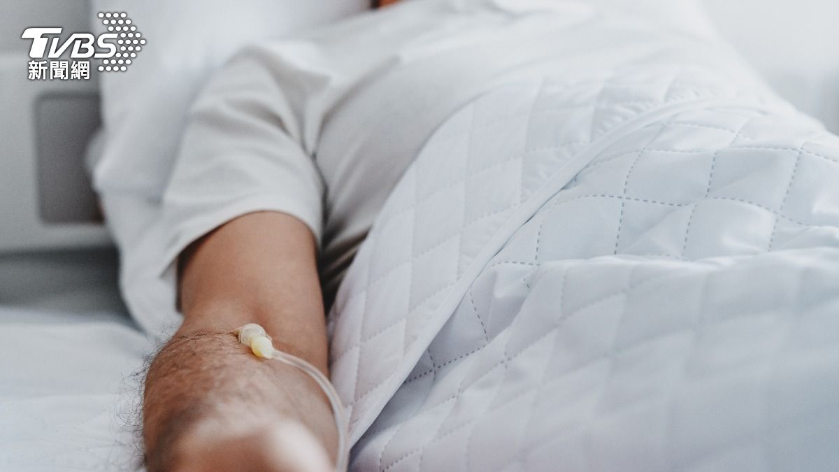 男子賣腎救家計、卻遭妻子捲走錢財跟小王私奔。（示意圖／Shutterstock達志影像）