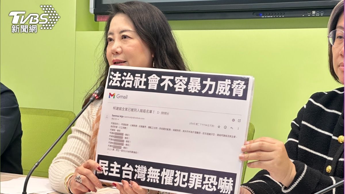 吳思瑤曝光恐嚇電子郵件內容。（圖／潘袁詩羽攝）