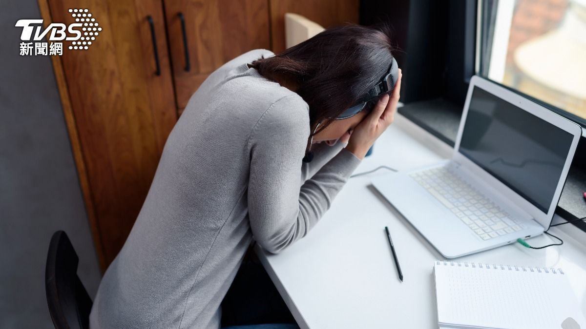 4個喜歡用笑容來掩飾痛苦的星座女。（示意圖／shutterstock達志影像）