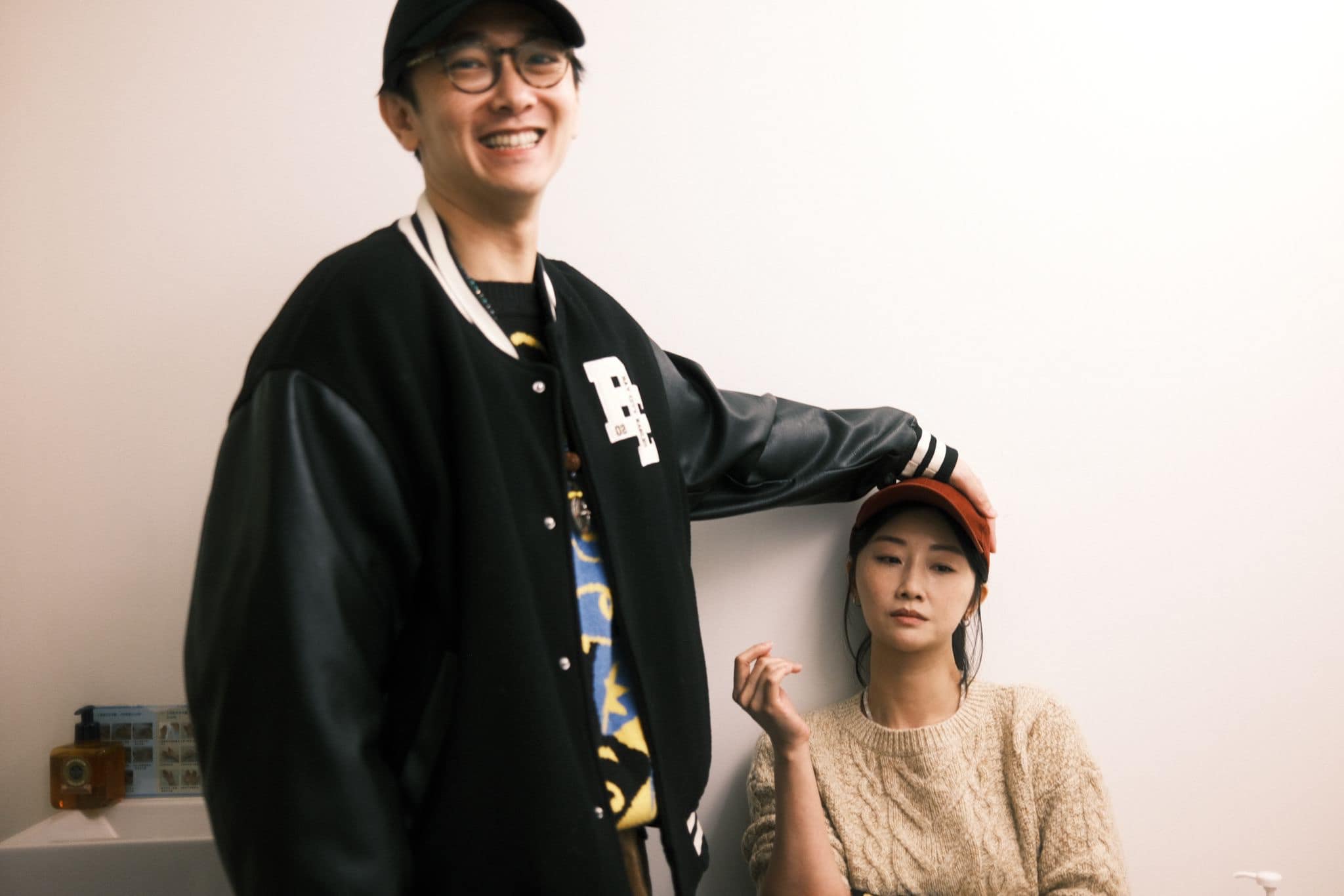 施名帥（左）陪伴朱芷瑩進行凍卵手術。（圖／翻攝自朱芷瑩臉書）