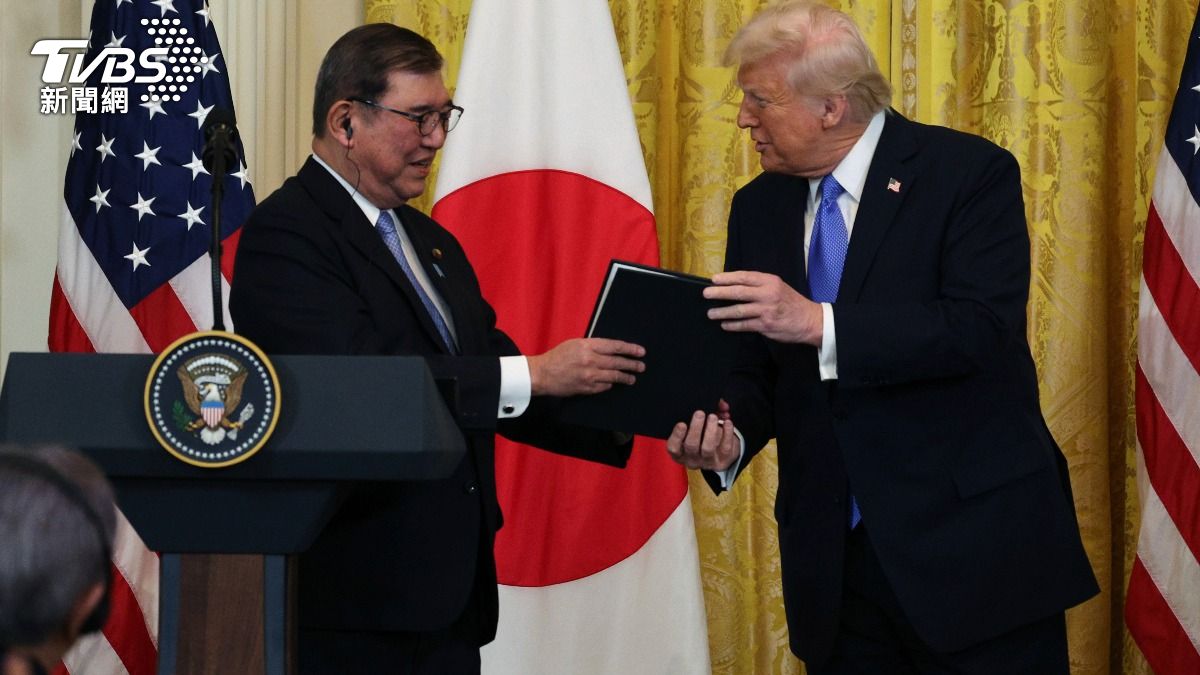 日本首相石破茂上任後首次與美國總統川普會面，並重申台海和平的重要性。（圖／達志影像美聯社）