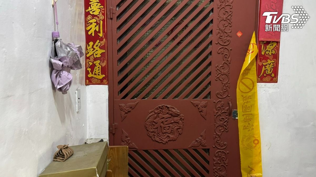 張嫌房間有遇害三人的血跡噴濺等跡證。（圖／TVBS）
