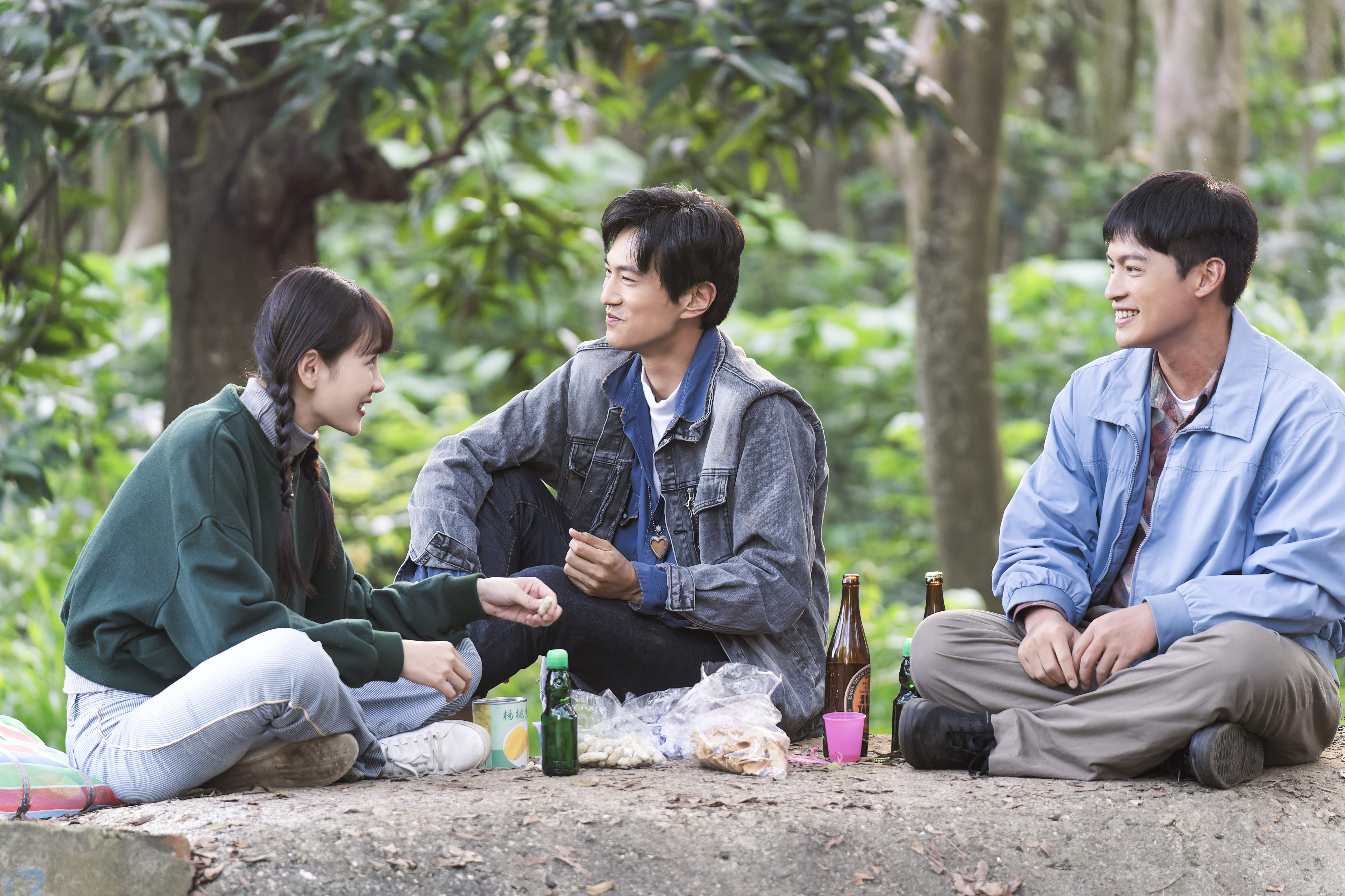 劇中安心亞（左）對鍾承翰（中）、許孟哲的差別待遇越發明顯，令人好奇後續的情感發展。（圖／公視台語台提供）