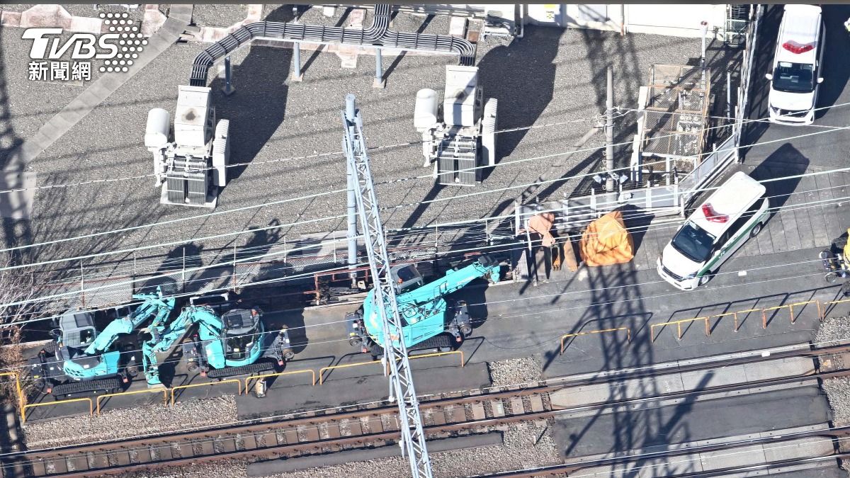 日本-東京-JR-山手線-列車-設備-異常列車-停擺-2個半小時