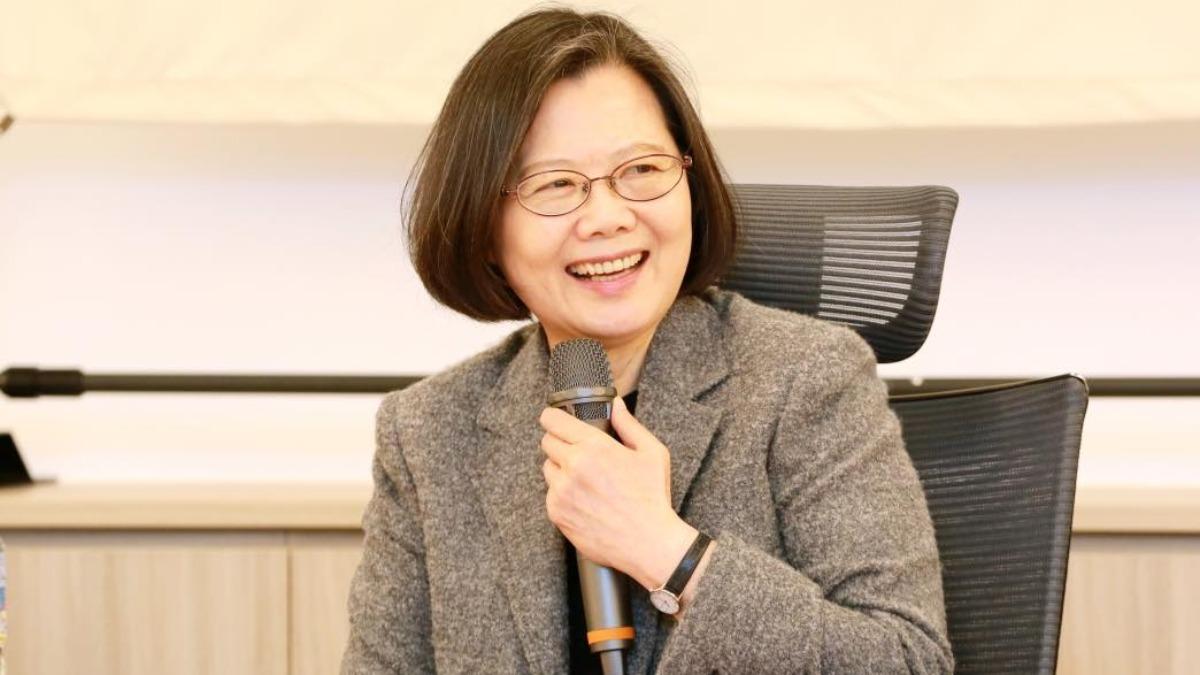 蔡英文說以為卸任後不會再接到陳其邁的電話。（圖／翻攝自蔡英文臉書）
