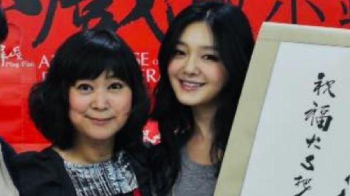 大S（右）喊王月「媽媽」至少20年。（圖／翻攝自王月臉書）