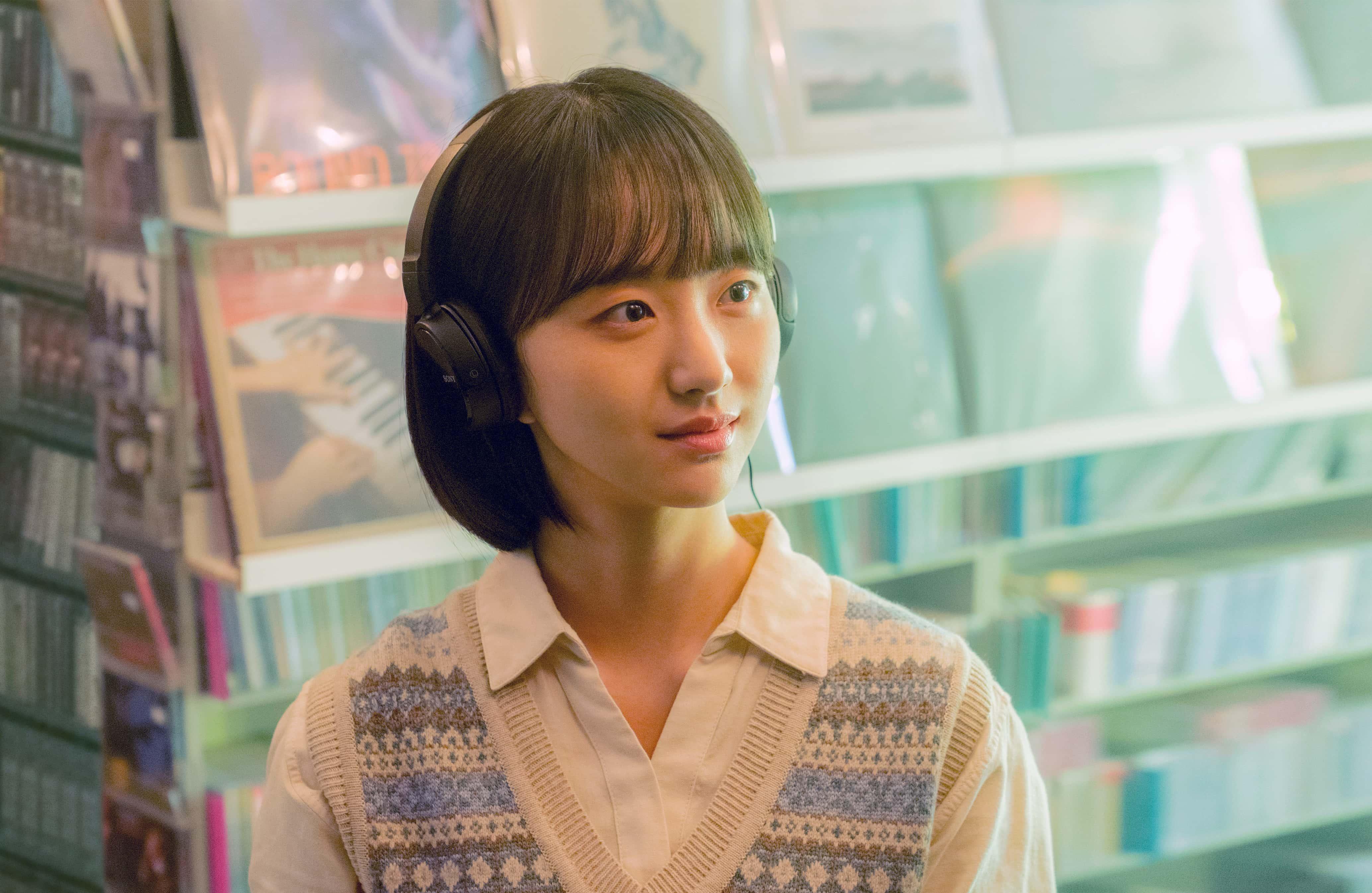 元眞兒氣質空靈，被網友認為神似桂綸鎂。（圖／網銀國際影視提供）