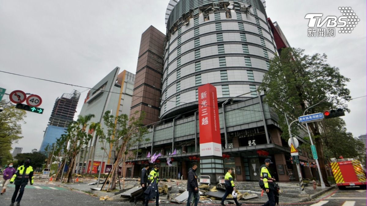 台中新光三越發生氣爆。（圖／胡瑞麒攝）