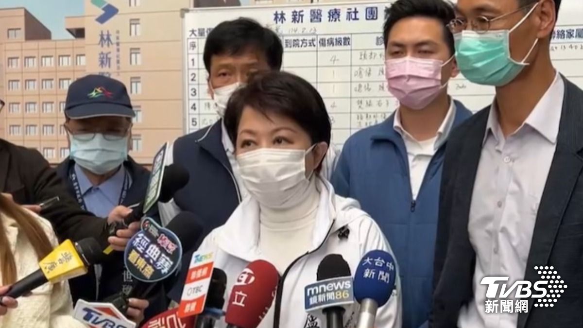 台中市長盧秀燕前往醫院探視。（圖／TVBS）