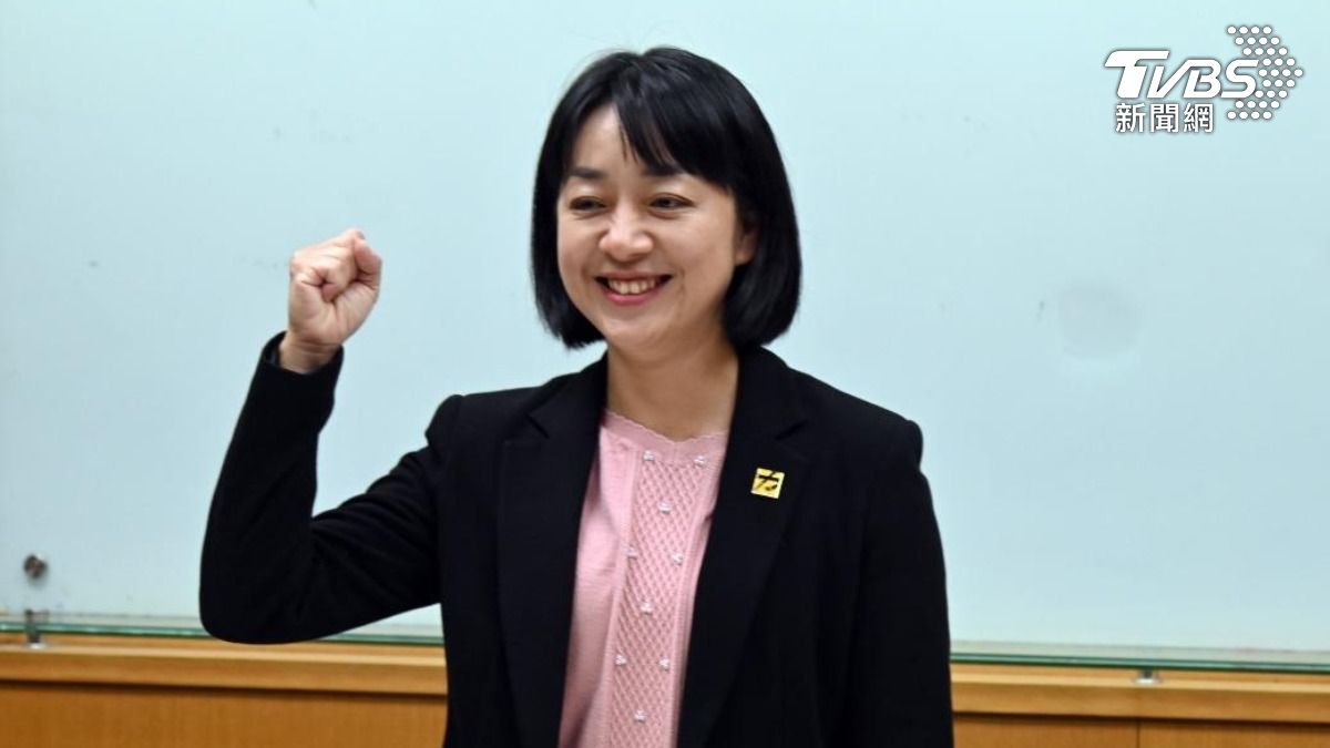 反對普發一萬 王婉諭嗆「最廉價的買票」:領到馬上捐出去