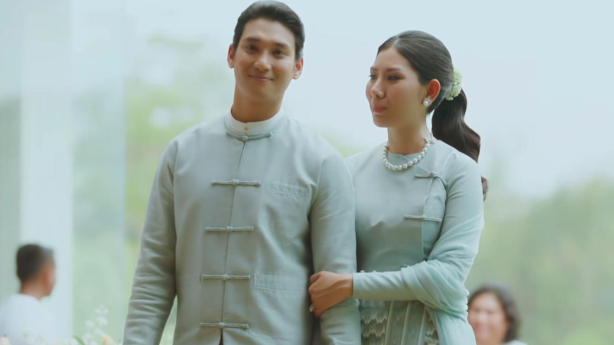 「全球最帥和尚」緬甸男模白英與女友完成訂婚儀式。（圖／翻攝自FB）