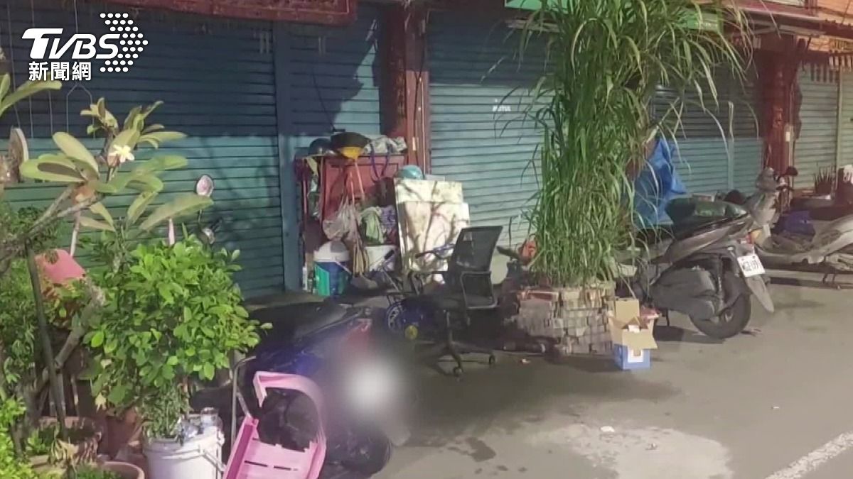 高雄市小港區發生一起持棍毆打事件。（圖／TVBS）