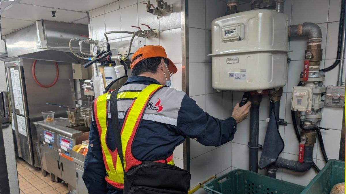 台中市政府針對全市大型百貨商場及量販店稽查。（圖／台中市政府提供）
