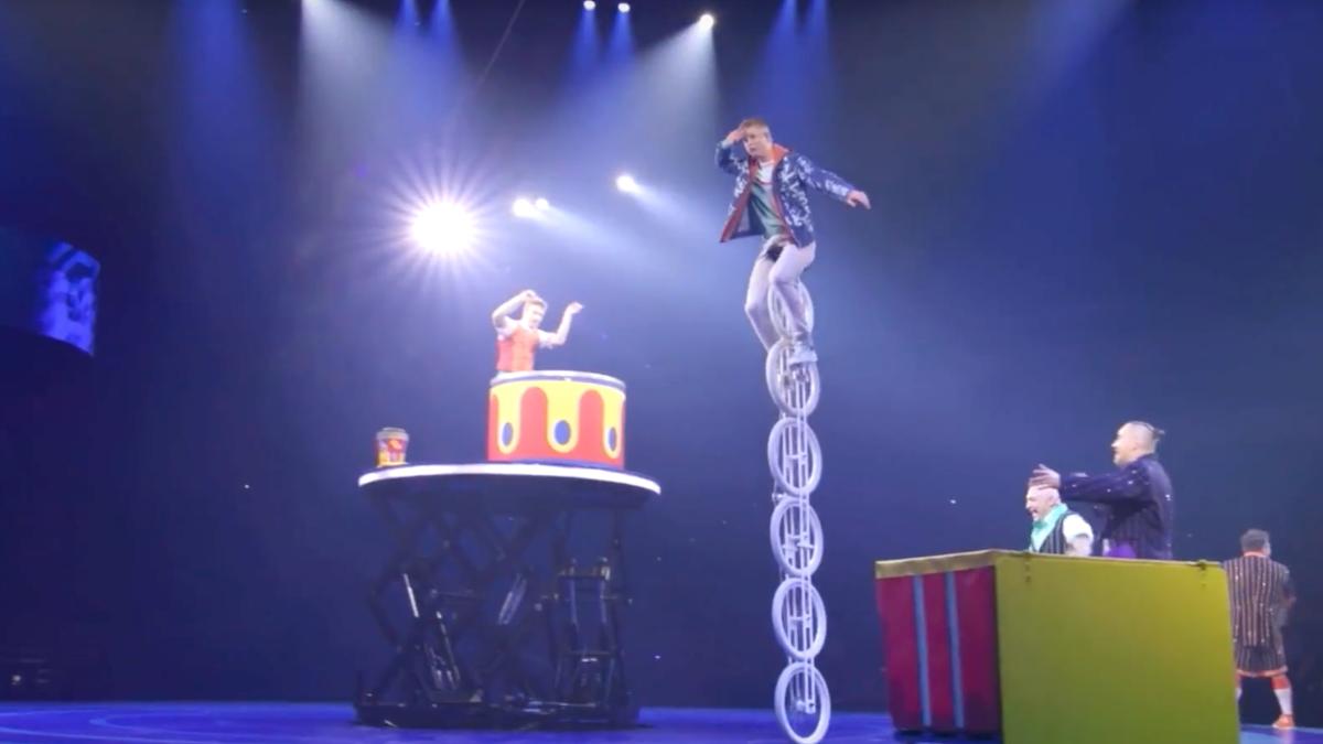 演出者衛斯理·威廉曾騎上970公分多高的單輪車，創下金氏世界紀錄。（圖／寬宏藝術提供）