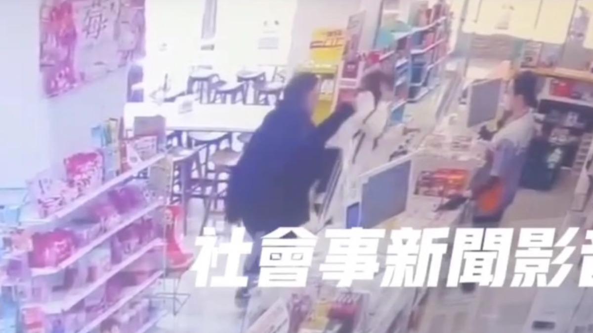 台中市昨（17）日不甚平靜，接連發生兩起隨機攻擊事件。（圖／翻攝自社會事影音新聞）