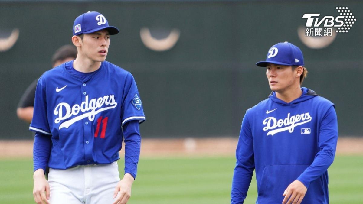 佐佐木朗希（左）和山本由伸（右）將在MLB海外系列賽先發。（圖／達志影像路透社）
