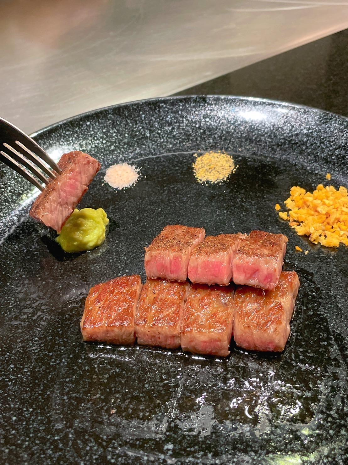 潼精緻鐵板料理故宮店推出中華隊應援限定優惠。（圖／業者提供）