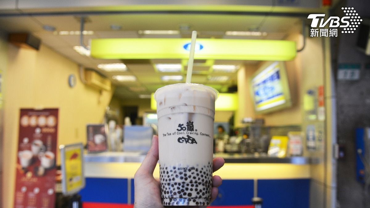 50嵐重焙烏龍拿鐵熱銷，讓店員忙翻天。（示意圖／shutterstock達志影像）