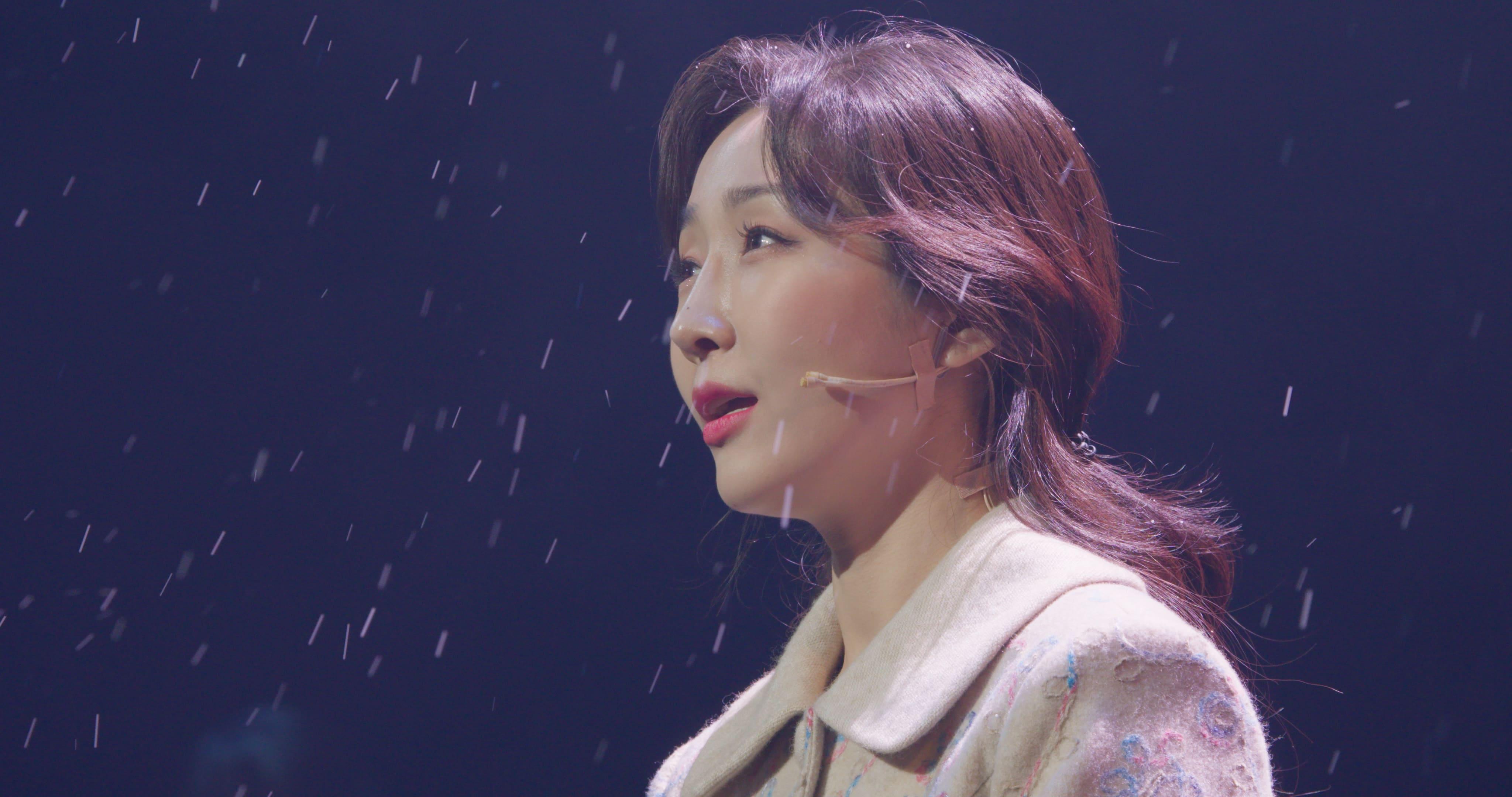 金勵鴛在本作中飾演尹世理，以穩定紮實歌唱實力和輕鬆自如的高音聞名。（圖／甲上娛樂提供）