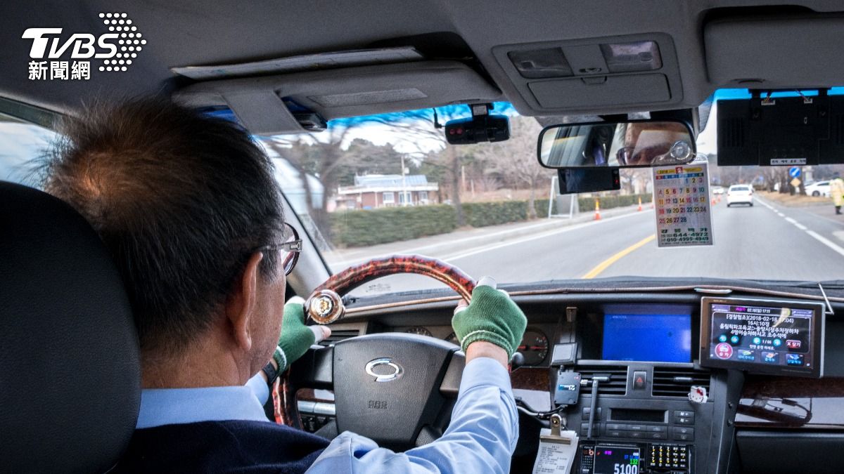 司機開錯路…韓女大生「誤以為被綁架」高速跳車　遭後車當場輾斃│TVBS新聞網