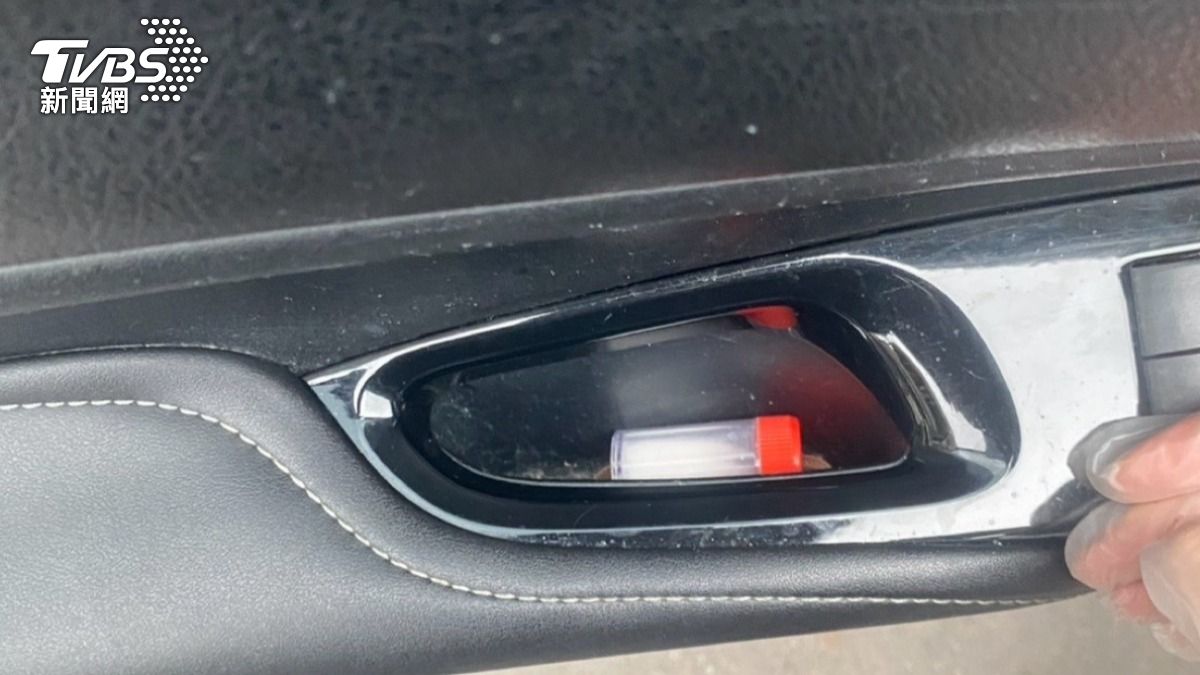 警方在車內找到K他命。（圖／TVBS）