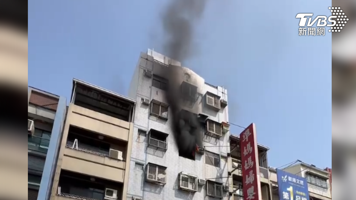 台南東區民宅發生火警。（圖／TVBS）