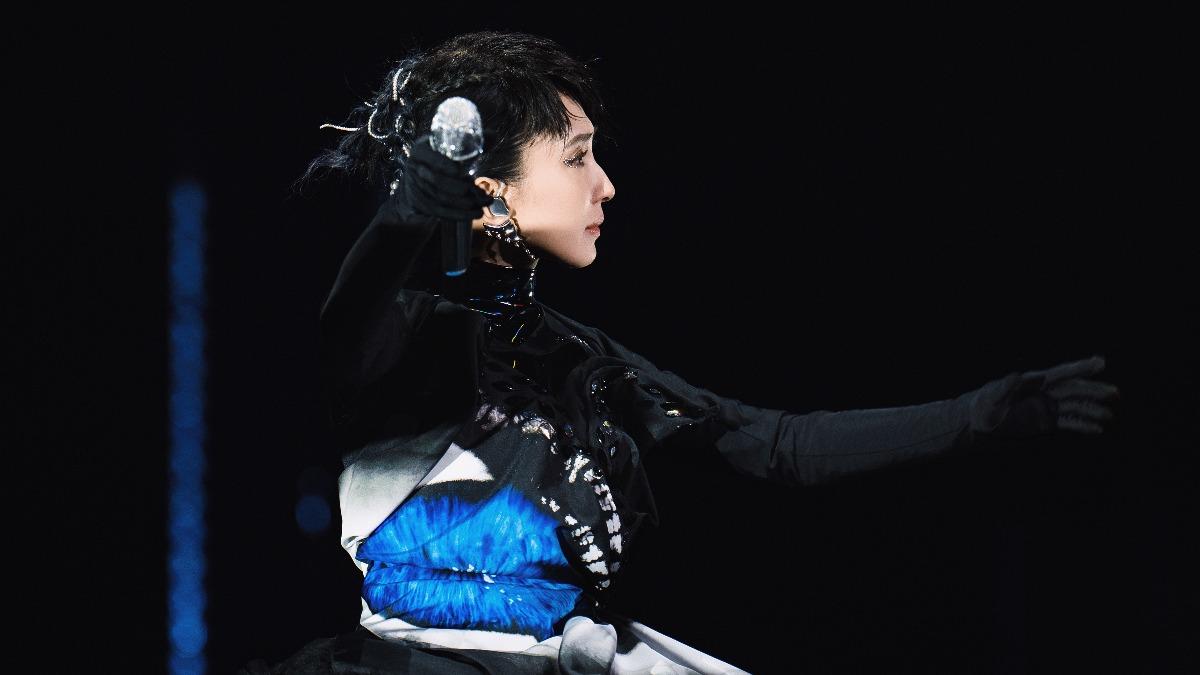 戴佩妮唱歌唱到情緒潰堤。（圖／妮樂佛提供）