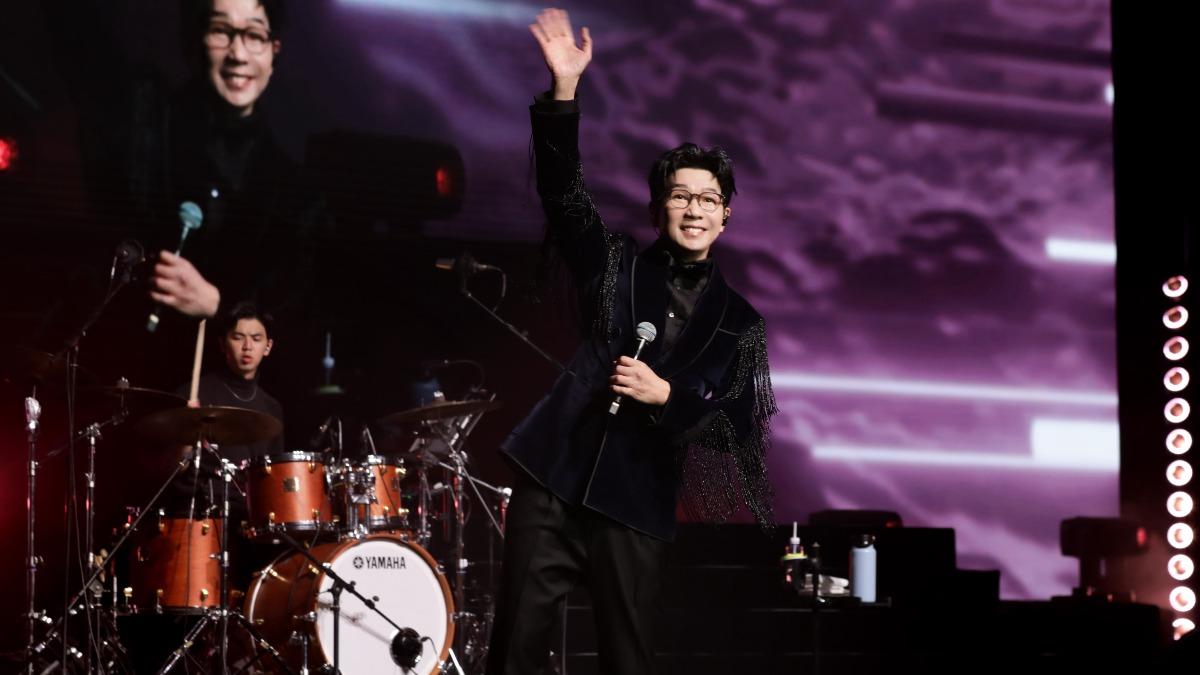 品冠看不出已經53歲。（圖／種子音樂提供）