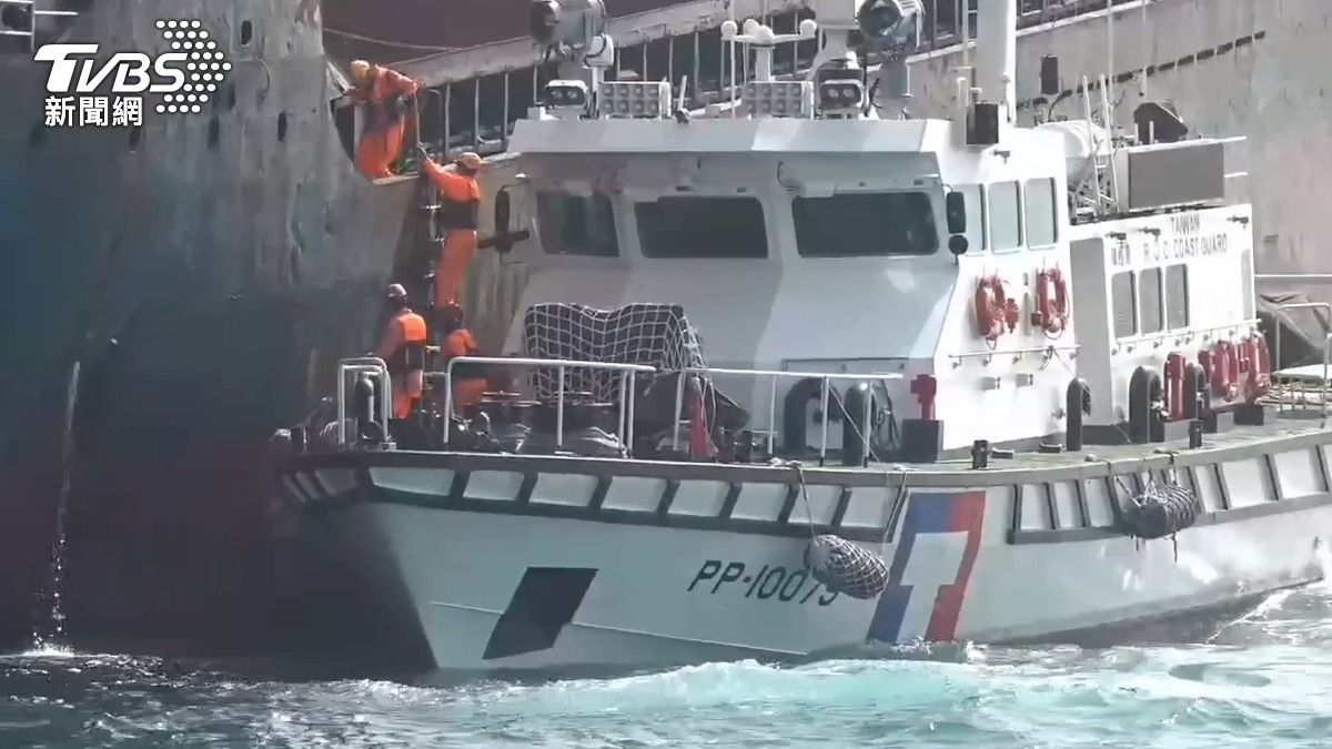 Chinese captain detained in cable case (TVBS News) Chinese captain detained over Taiwan cable damage