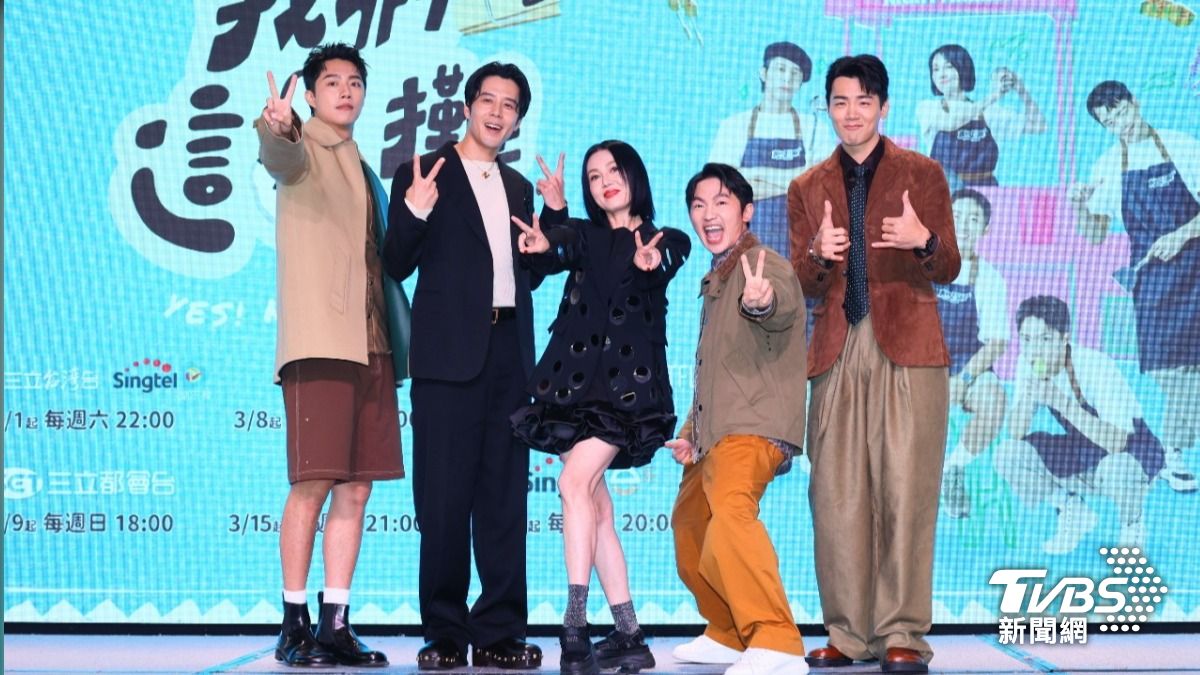 禾浩辰（右起）、苗可麗、蔡昌憲、胡宇威、蔡凡熙錄製《我們這一攤2》將播出。（圖／趙世平攝）