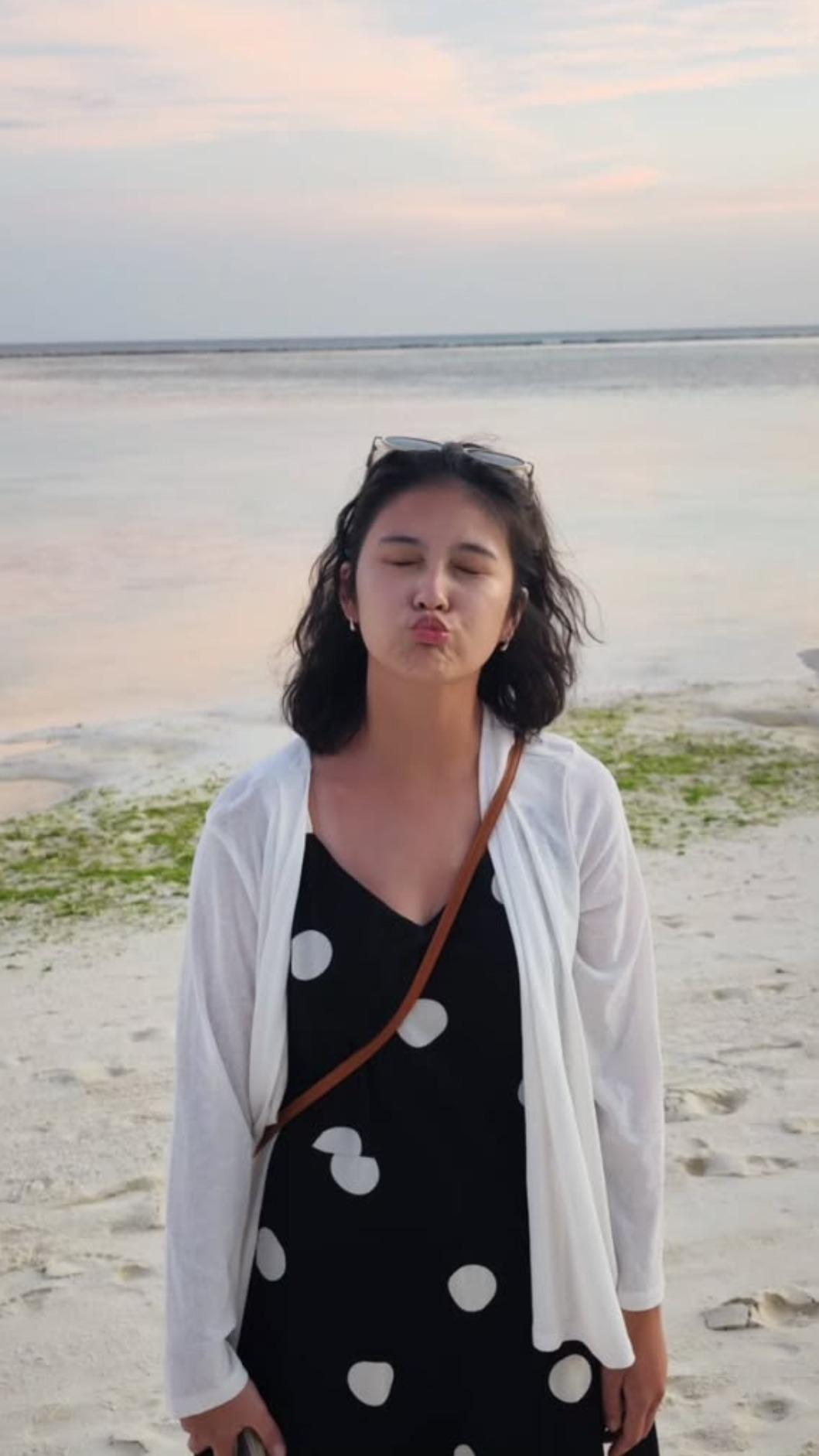 威廉剛好捕捉到卓君澤緊閉著雙眼作勢要親吻的當下，表情相當搞笑崩壞。（圖／翻攝自威廉IG）威廉剛好捕捉到卓君澤緊閉著雙眼作勢要親吻的當下，表情相當搞笑崩壞。（圖／翻攝自威廉IG）