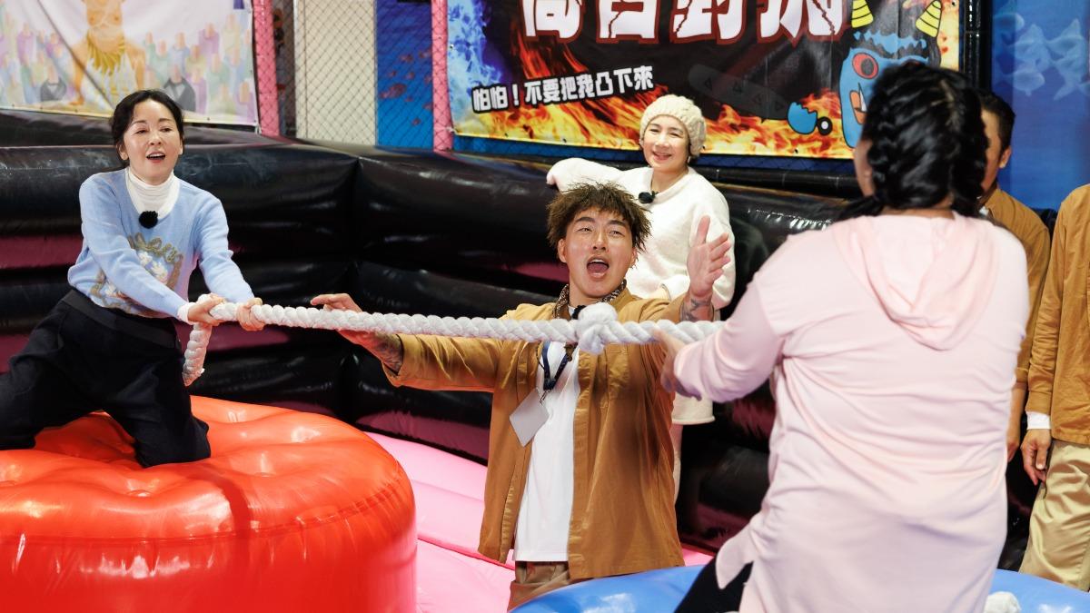 《全明星出發吧！》重現「百戰百勝」經典遊戲高台對抗。（圖／好看娛樂提供）