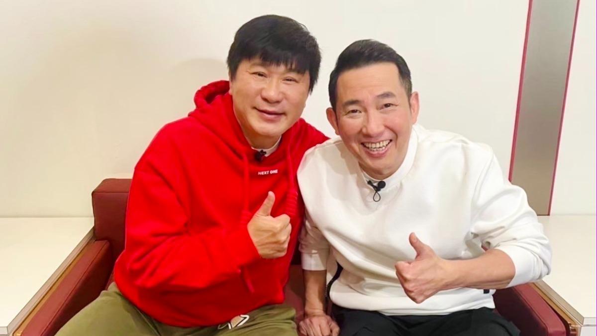 胡瓜不敢獨自去越式洗髮，拉屈中恆當墊背。（圖／下面一位提供）