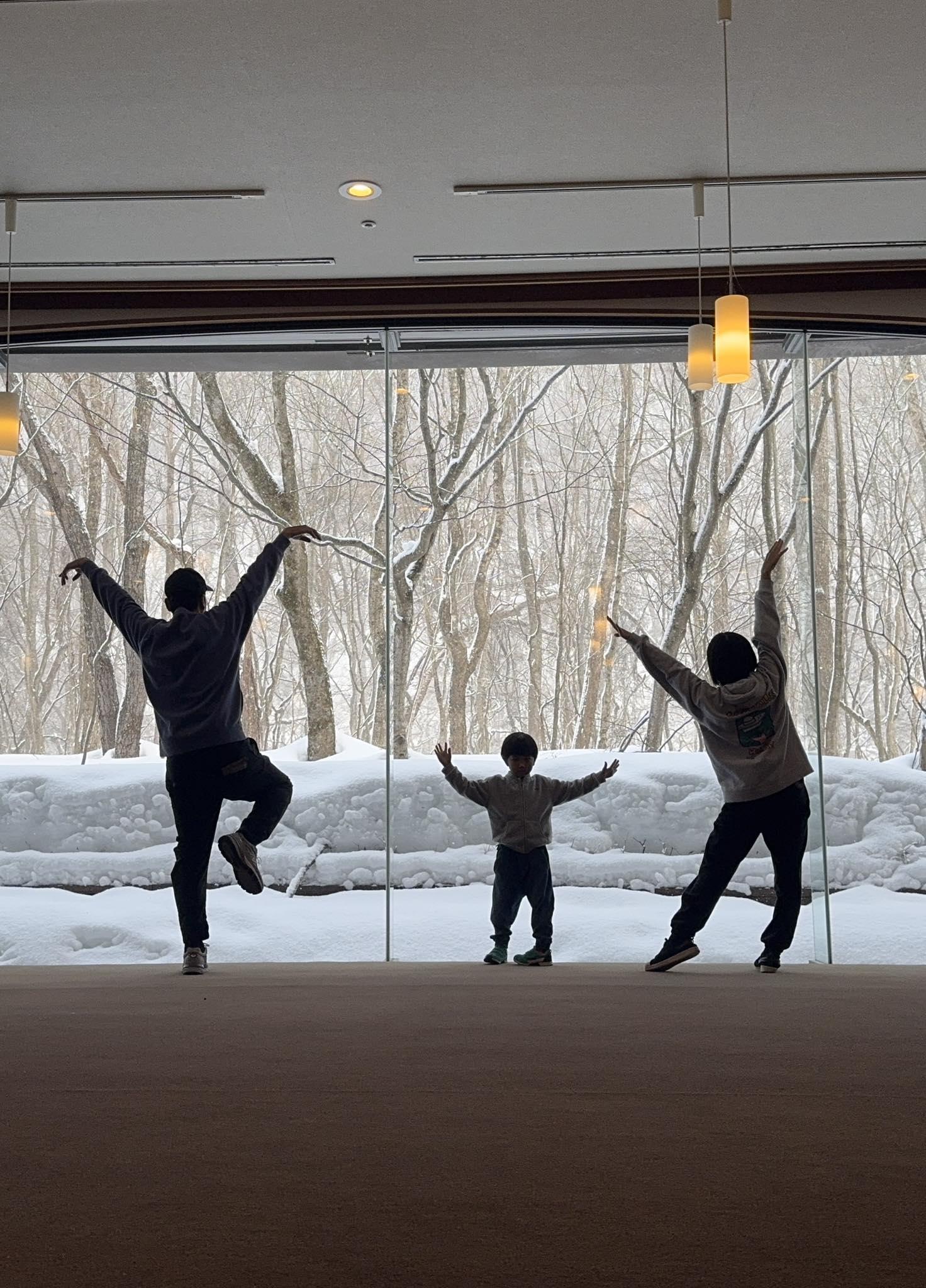 香蕉哥哥與草莓姐姐育有一子「小新」。（圖／翻攝自「香蕉哥哥」臉書）
