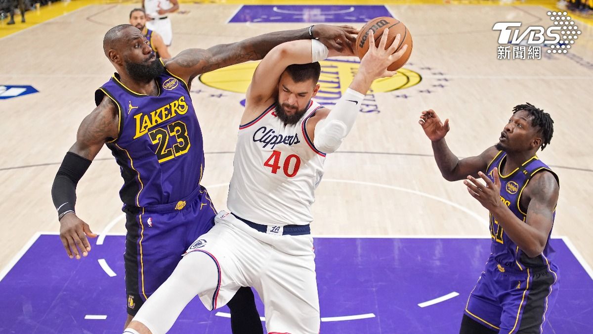 湖人與快艇上演「洛城內戰」。（圖／達志影像美聯社）