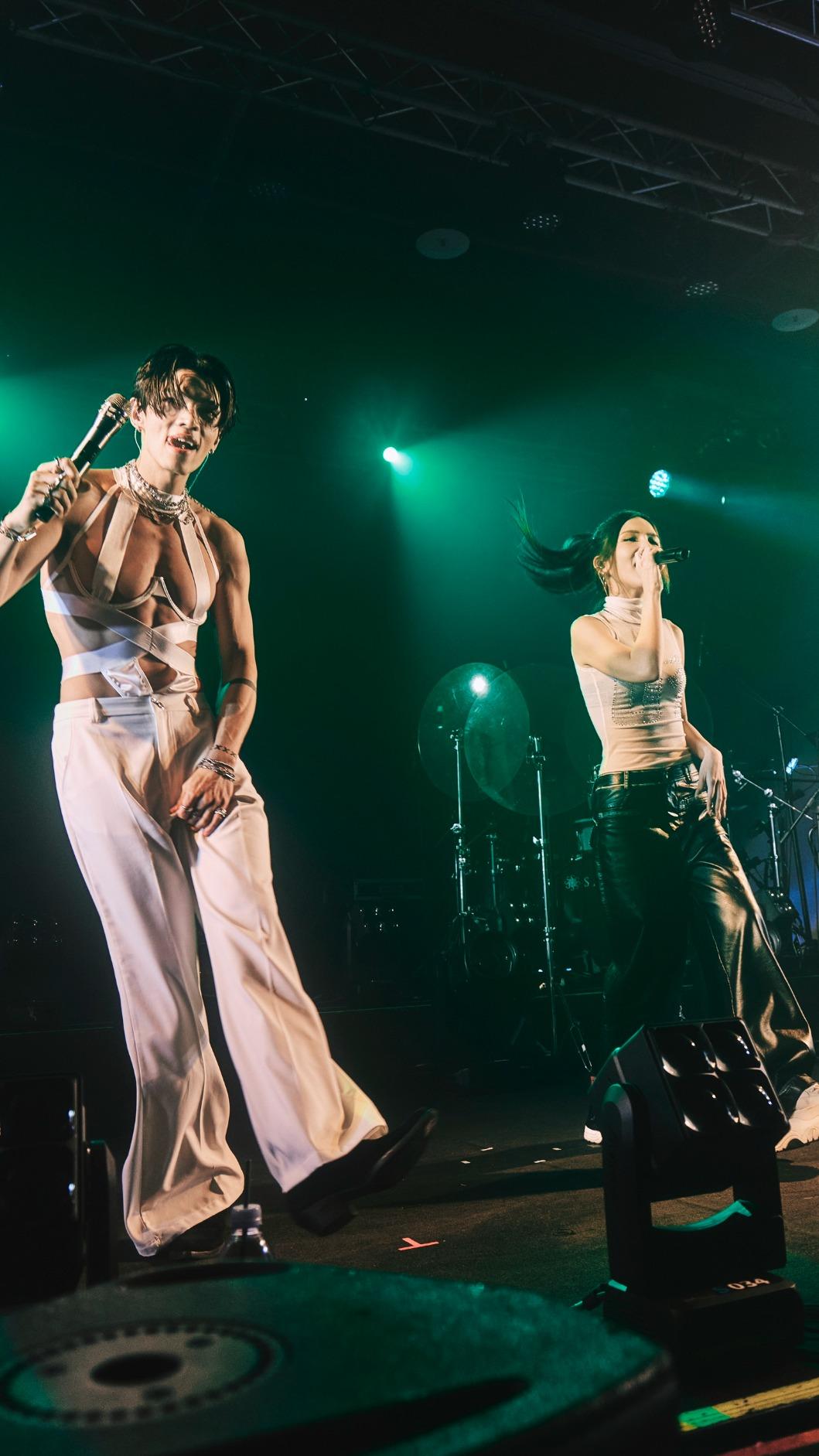 KIRE服裝尺度超大。（圖／The Kid Who Flew 翼有限公司提供）