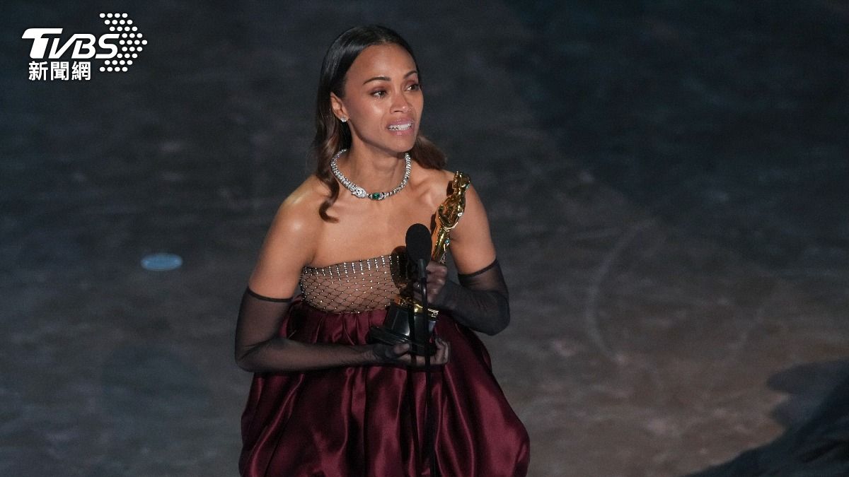 柔伊莎達娜（Zoe Saldana）奪女配角獎。（圖／達志影像美聯社）