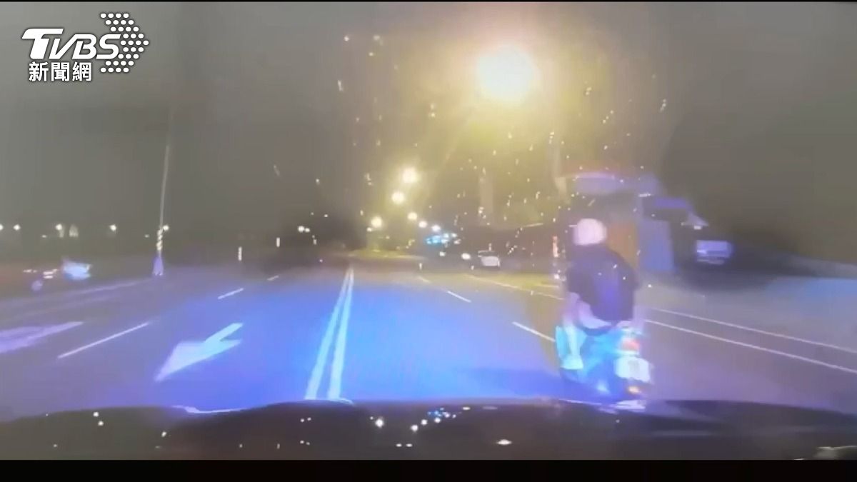 家長買單！16歲男遮牌騎車見警落跑遭罰3萬多