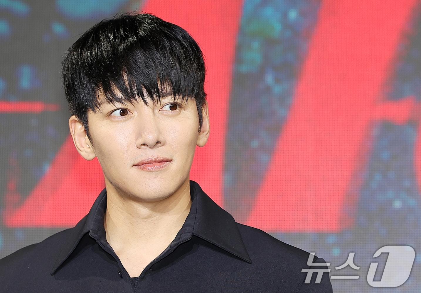 有韓國網友認為蘇有朋跟池昌旭長得頗相似。（圖／news1提供）