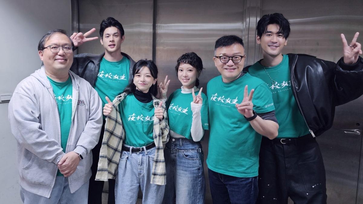 監製唐在揚（左起）、邱以太、陳姸霏、項婕如、導演莊景燊、涂善存。（圖／興揚電影提供 )