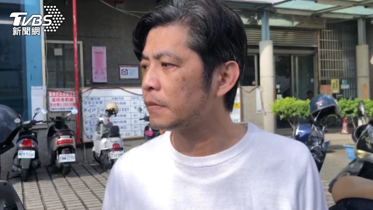 林姓男子今日下午現身，表示將反告陳亭妃。（圖／TVBS）